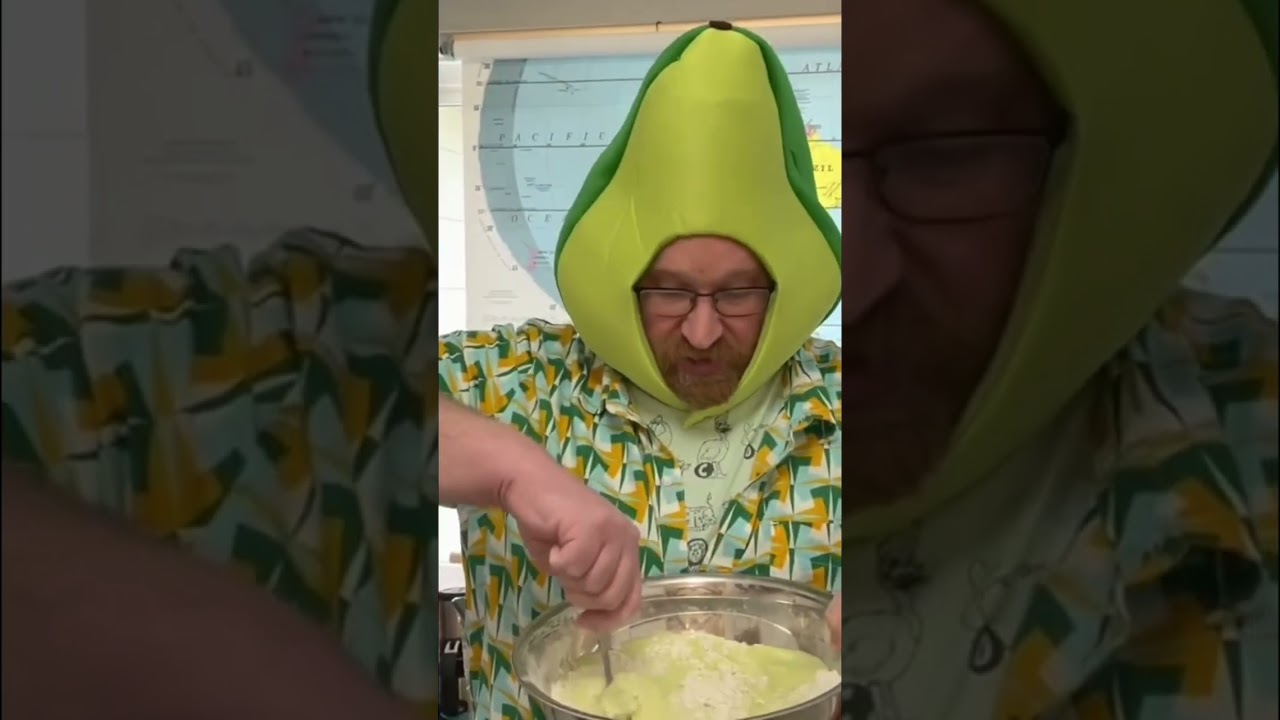 SUPER EASY AVOCADO MUFFINS #recipe #shorts #reels