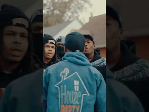 J.OUTLAW Goes across the Ave in Michigan and Has To Bang on almost 30 Locs! He runs into Tiny LOCS