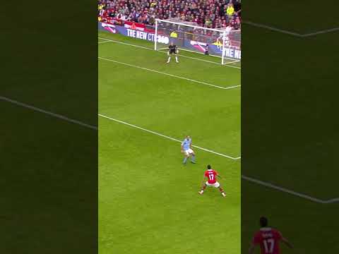 Rooney's brilliant bicycle kick goal vs Man City 👀