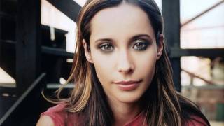 Idaho - Nerina Pallot (original 2005 mix - high quality audio source)