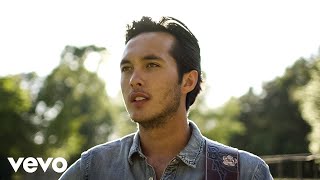 Laine Hardy Let There Be Country (Acoustic)