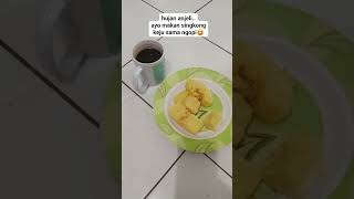 Download lagu hujan hujan enak nya makan singkong sama minum kopi gaes😆 #shortvideo #tranding #food #kopi #shorts mp3 Download lagu hujan hujan enak nya makan singkong sama minum kopi gaes😆 #shortvideo #tranding #food #kopi #shorts mp3