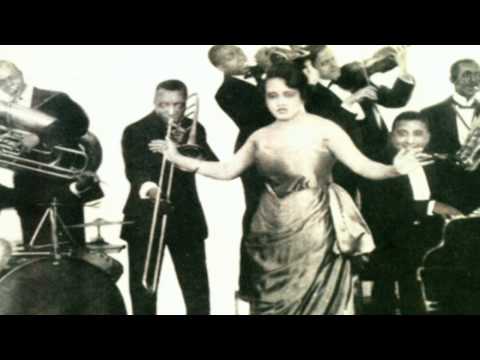 Mississippi Blues - Lucille Hegamin And Her Blue Flame Syncopators (Bell)1921