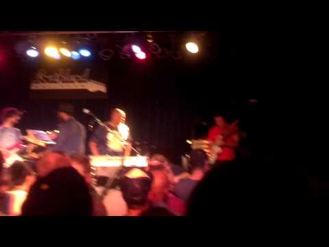 Stage Look-Inz - Snarky Puppy - Blazing Guitar Solo "Young Stuff" Feat. Mark Lettieri