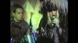 Danielle Dax 'Evil Honky Stomp' live in a tiny club, 1986