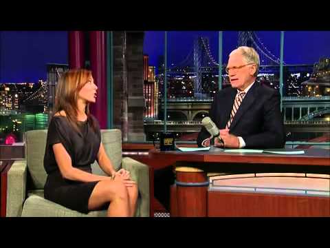 , title : 'Alyson Hannigan at the David Letterman Show (September 2009)'