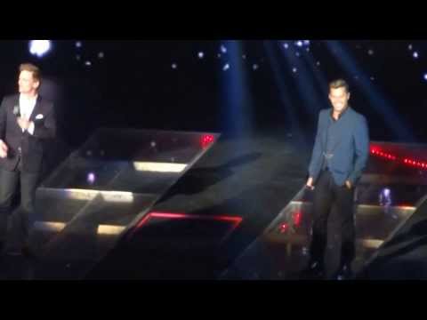 Ricky Martin ft Luke Kennedy - She's All I Ever Had  (Live @ Allphones Arena, Sydney)
