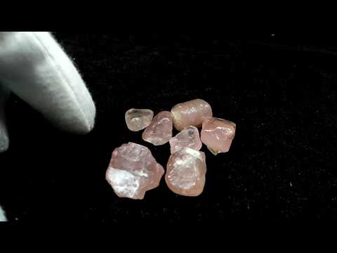 137.80 CT Apatite Rough Stone