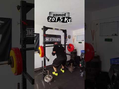 Squat paused SSB 207,5 Kg 3 Reps Age 45