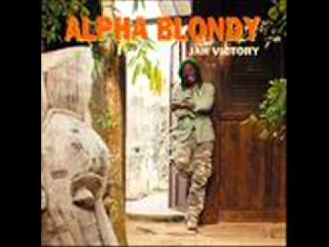 Videoclip de Sales racistes — Alpha Blondy