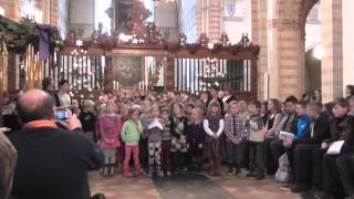 preview picture of video 'Sorø Privatskole - Juleafslutning indskoling 2014 (Solbarn og Julen er på vej)'