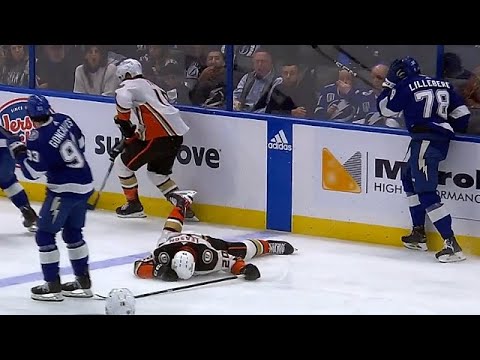 Emil Lilleberg Huge Hit Against Brett Leason