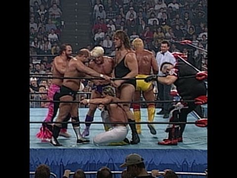 World War III 1995: Randy Savage wins the first 60-Man Battle Royal