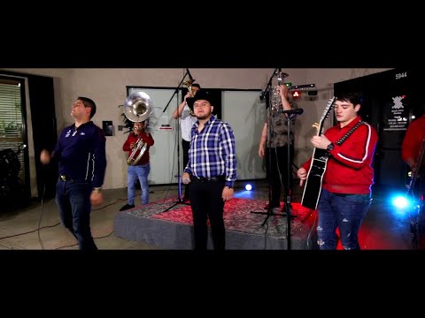 Cesar Gonzalez Ft: Los Nuevos Amigos "Apenas En Los 20" (Corridos En Vivo)  2018