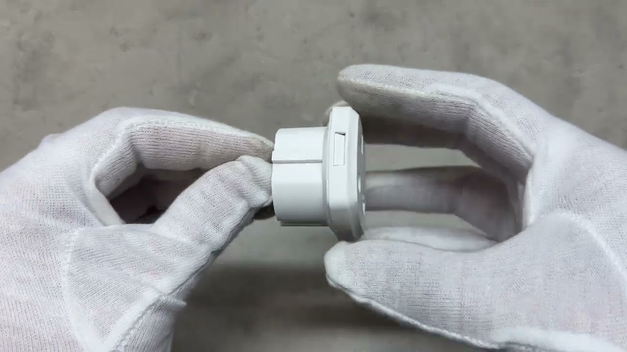 Перехідник британський NEOMAX NX1029 білий