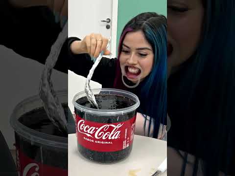 Não sabe beber Coca Cola 🥤