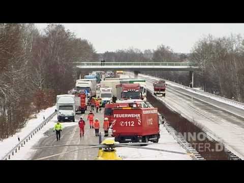 09.12.2010 - Massencrash mit 7 LKWs und 13 PKWs A27 bei Walsrode