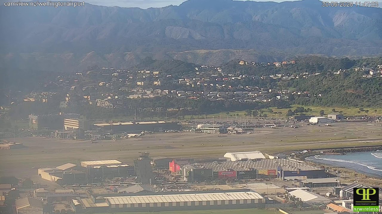 Live webcam view of Wellington Airport Runway and Coastal View
