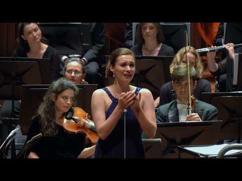 Jolana Slavikova, mezzo-soprano - C’est l’amour vainqueur -  Les contes d'Hoffmann - J. Offenbach