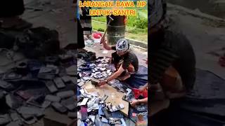 Download lagu LARANGAN SANTRI MEMBAWA HP DI PONDOK #shorts #shortvideo #video #pendek #larangan #bawa #hp #pondok mp3