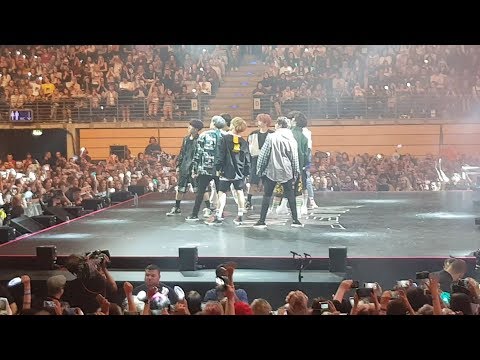 KBS Music Bank Berlin - Stray Kids (스트레이 키즈) - Hellevator- Side View Fancam