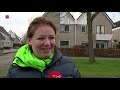 Actiegroepen met megafoon door straten om vliegveld