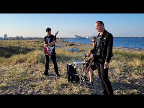The Foreign Resort - Southern Skies (Official Video)