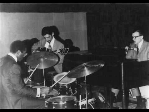 Gene Ludwig and Pat Martino - Who Can I Turn To (1969)