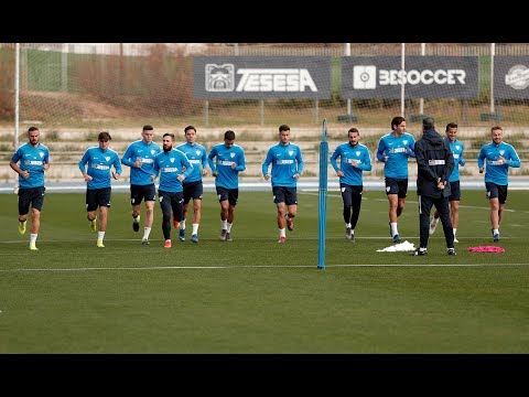 13 futbolistas saltaron al césped del Ciudad de Málaga