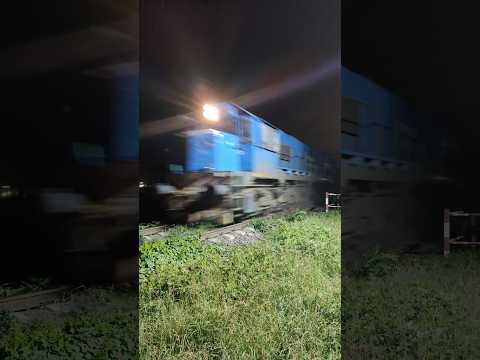 🚂🇦🇷 GT22 9026 #short #shortyoutube #trenesargentinos #locomotora #gt22 #9026 #velocidad #speed #tren