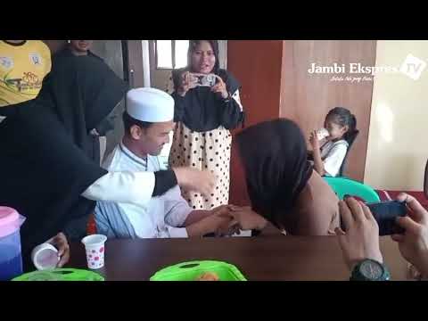 TAHANAN DI JAMBI NIKAH DI KANTOR POLISI 
