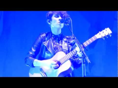 Tegan & Sara - "Nineteen" - Beacon Theater, NYC - 2/20/2013