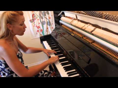 Irina Bazik plays Konstantin Babic Prelude No. 1 "Prepletummobile"