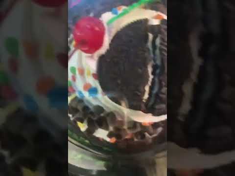 6 Pack of Reese’s peanut butter cups!! 🤤 and a Chocolate cake 🎂