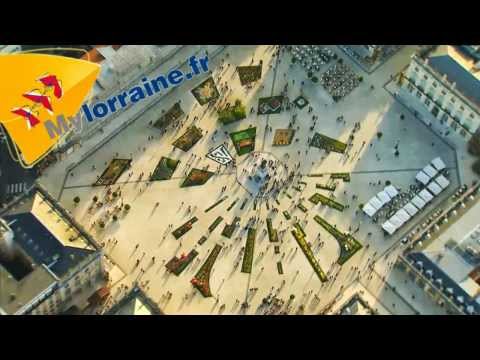 La Plus Belle Place du Monde / The Most Beautiful Square in the World