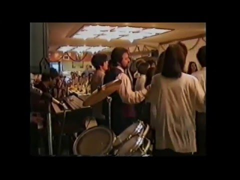 N 6 ´´ Poustseno ´´Choros tou Silogou mas 1995