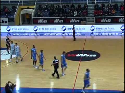 basket.ba: 1/2 KUP-a  Široki Wwin - Mladost  108 - 82
