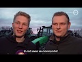 Weer trekkers op de weg, nu met uitgelaten scholieren i.p.v. boze boeren