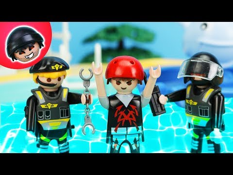 SEK Einsatz im Schwimmbad! Playmobil Polizei Film - KARLCHEN KNACK #189