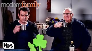 Download lagu Phil Helps Jay Toast His Navy Buddy During a Rain Storm (Clip) | Modern Family | TBS mp3 Download lagu Phil Helps Jay Toast His Navy Buddy During a Rain Storm (Clip) | Modern Family | TBS mp3