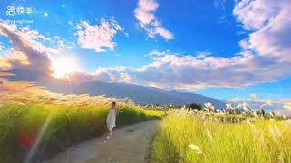大地と青空✖️美女　#shorts  #beautiful #mountain #sky #cloud #walking