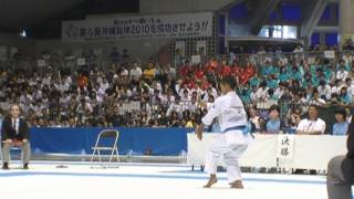 preview picture of video 'Takuya Uemura - Suparimpei (The 1st Place Winner of Karate Do Individual Kata, IH2010)'