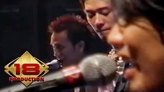Download lagu Tipe-X - Kamu Ngga Sendirian (Live Konser Palembang 29 Oktober 2006) mp3
