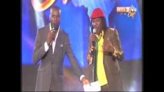 Alpha Blondy chante &quot;Jai tuer le commissaire&quot; au castel Live Opera