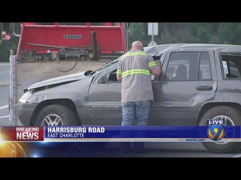 Police: Carjacking suspects wreck following chase on I-485