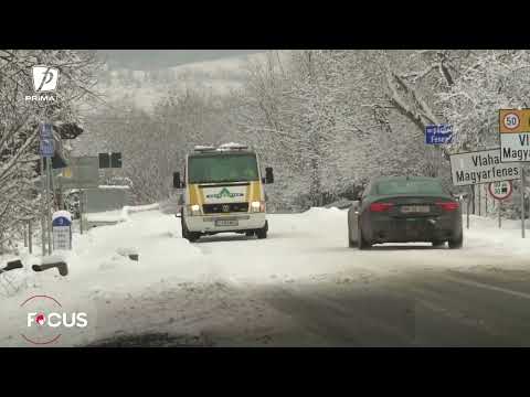 Dezastru după o zi de iarnă adevărată în România. Drumuri blocate şi sute de localităţi fără curent