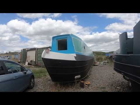 VLOG 87, Narrowboat Fit Out - Painting the Bow