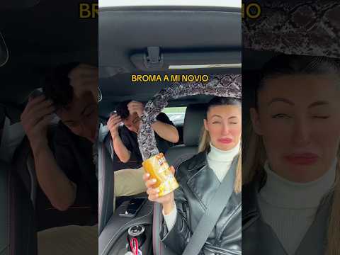 ASUSTAMOS A TOBBAL #comedy #shortsviral #couple #prank