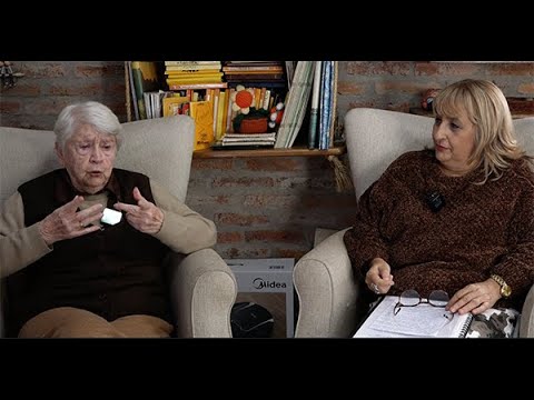 La  Lic. Marianela Tafernaberry; dialoga con la maestra misionera Lily Gonnet