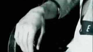 Musik-Video-Miniaturansicht zu В плену (V Plenu) Songtext von Mika Newton